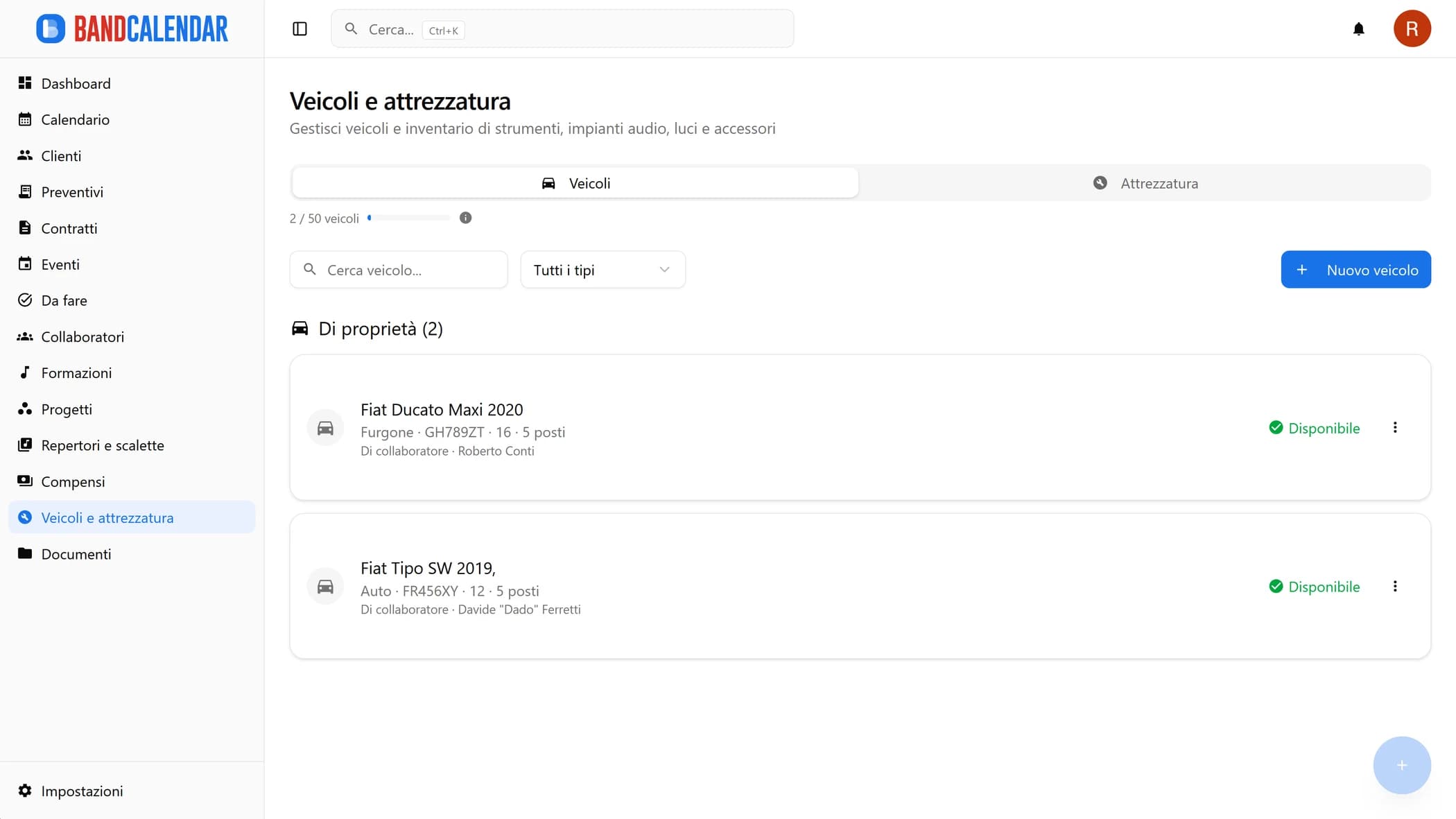 Lista veicoli con tipo, targa, stato e disponibilità